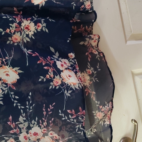 Torrid High-Low Size 2 Top - Picture 3 of 6